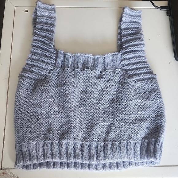 Kendall & Kylie Light Gray Knit Crop Tops - Picture 5 of 7